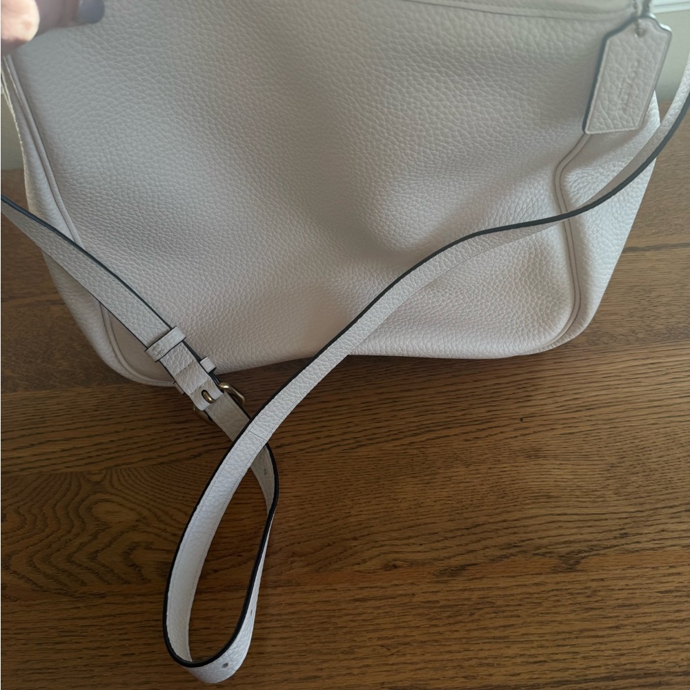 Coach Carey Bag in White leather